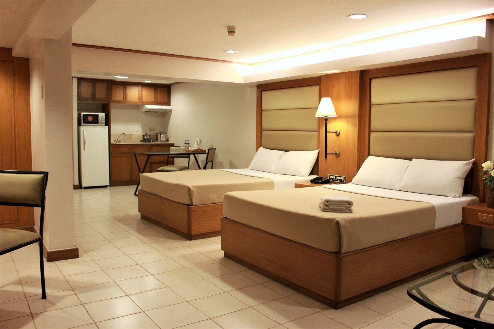 Hotel The Mabuhay Manor à Pasay Extérieur photo