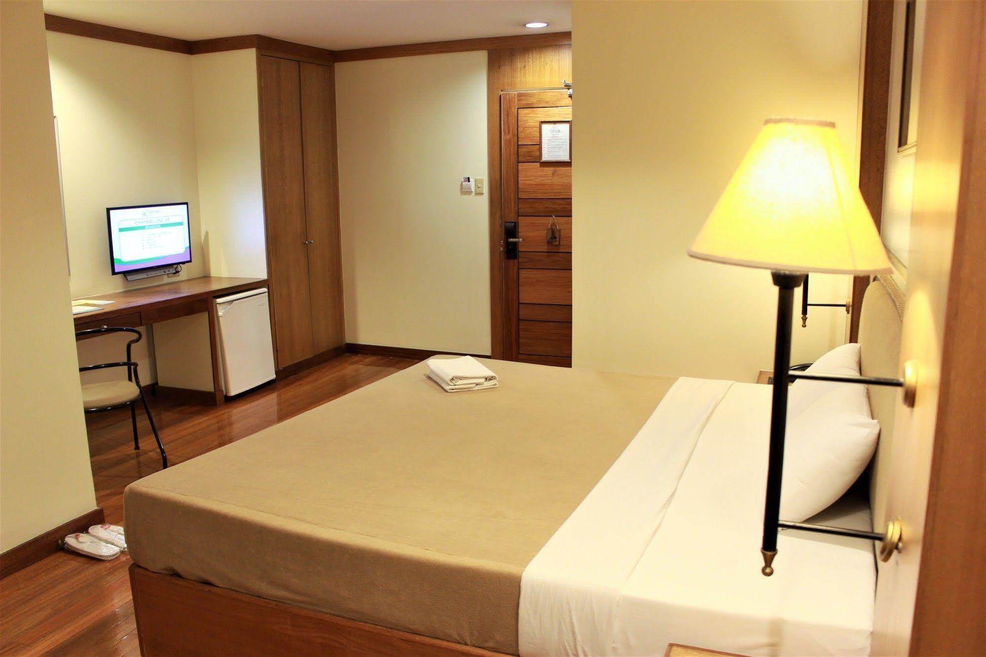 Hotel The Mabuhay Manor à Pasay Extérieur photo