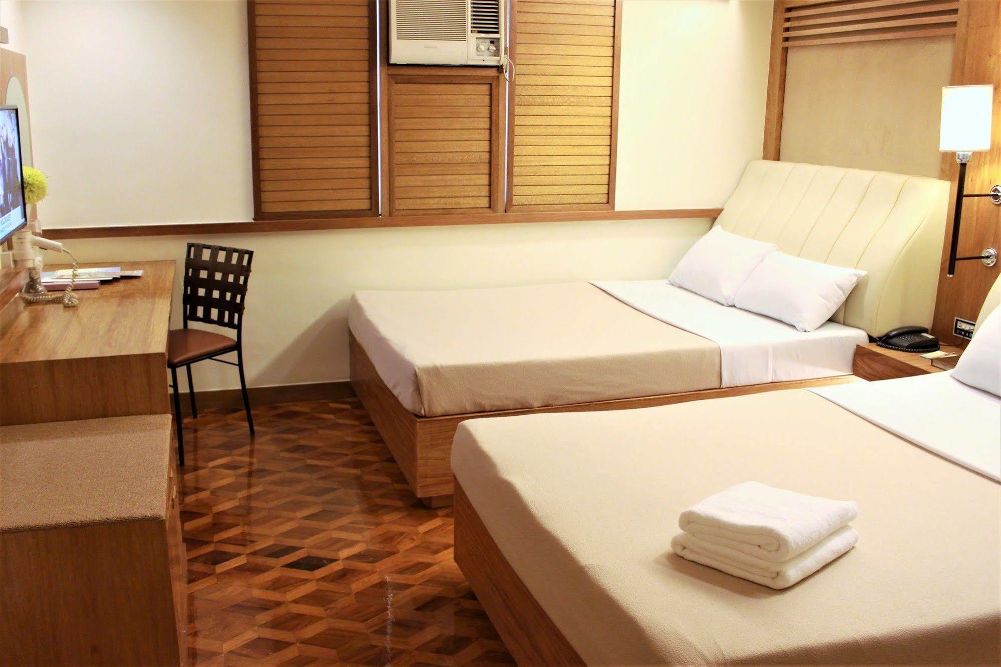 Hotel The Mabuhay Manor à Pasay Extérieur photo